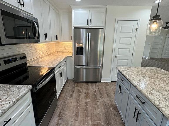 4th image of 5005 Sandy Hill Dr
