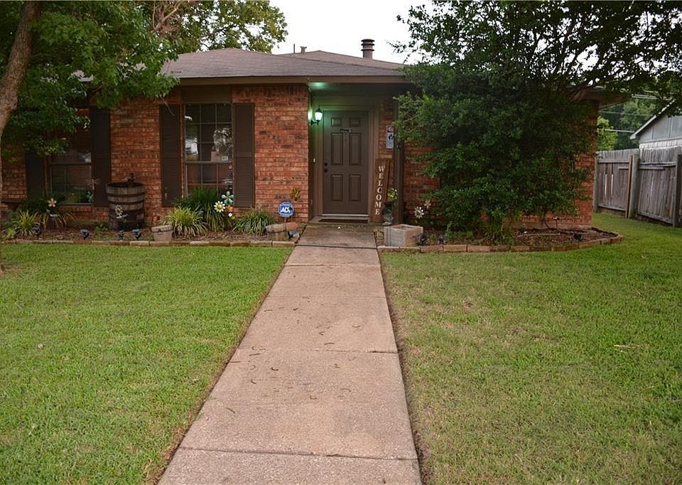 1st image of 760 Cambridge Dr