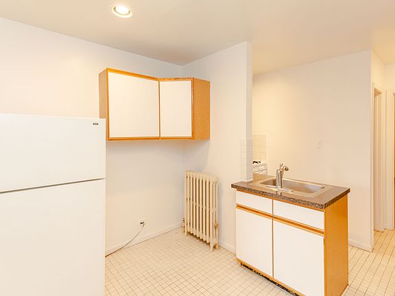 4th image of 1555 N Milwaukee Ave APT 25