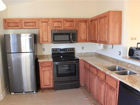 2nd image of 931 Oxford Way