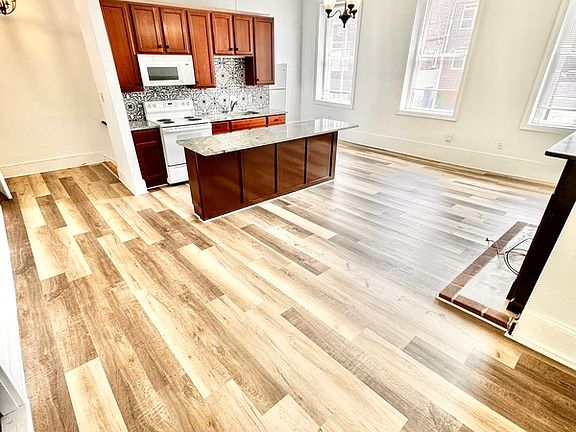 3rd image of 29 W Bank St #B