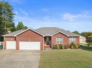 85 N Greenway Dr, Trinity, AL 35673