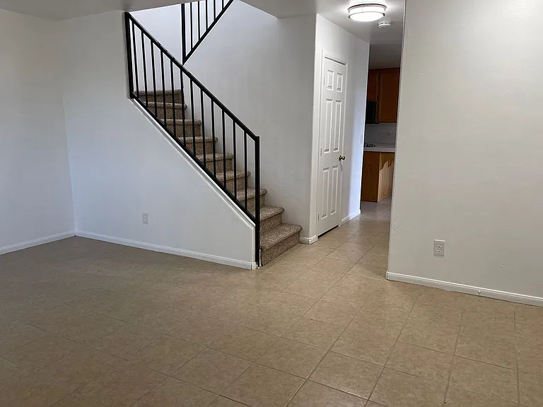 9548 Sally Ave — Photo 3