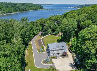 261 Harbor Rd, Cold Spring Harbor, NY 11724