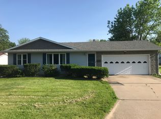 851 W Chase St, Macomb, IL 61455