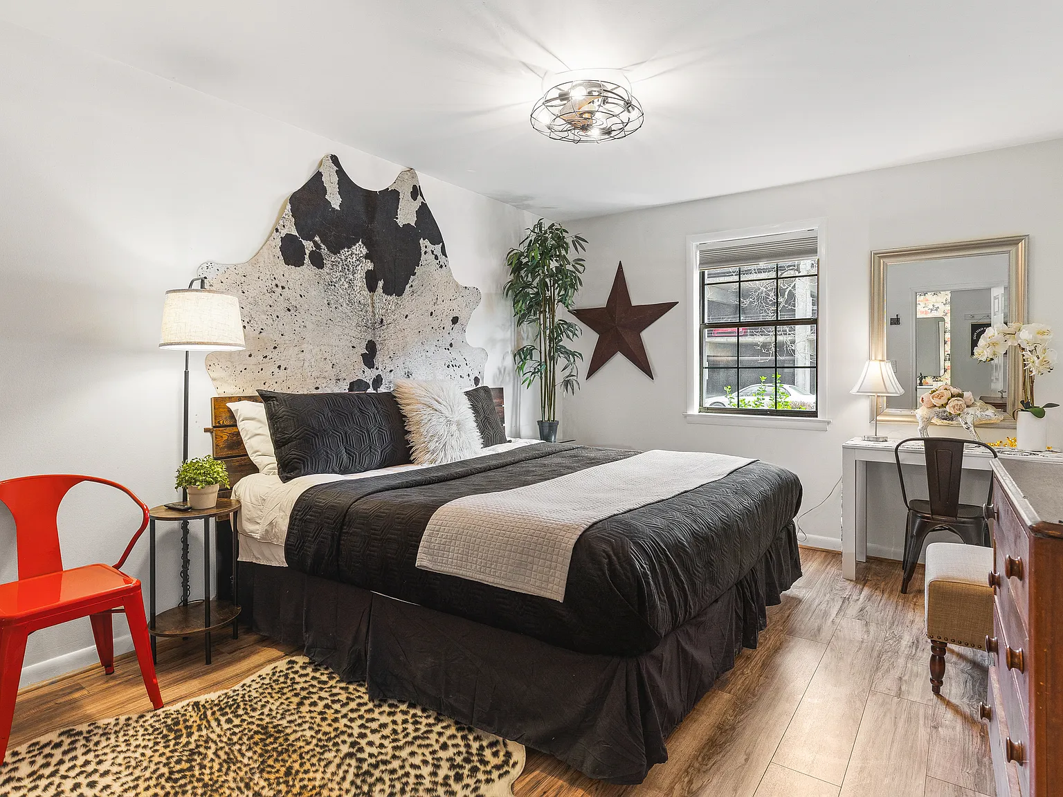 1 bed, 575 sqft, $2,200 — Photo 2