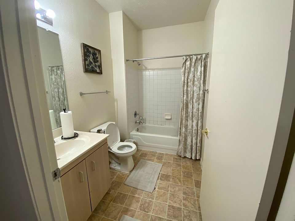 1st image of 9847 Hayfield Ct