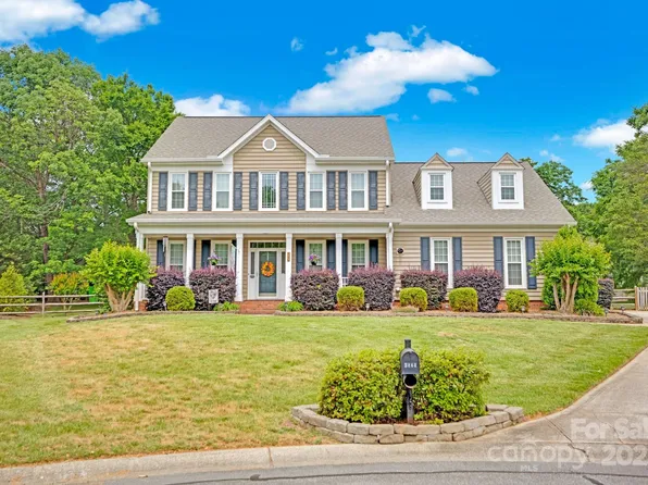 3864 Meadow Ridge Dr NW, Concord, NC 28027