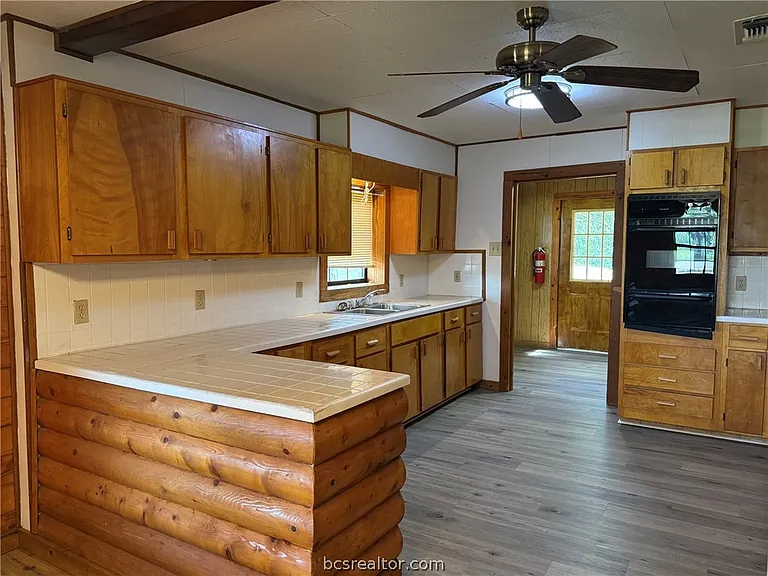9581 Valley View Dr — Photo 7