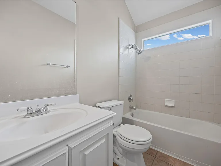 20521 Farm Pond Ln — Photo 16
