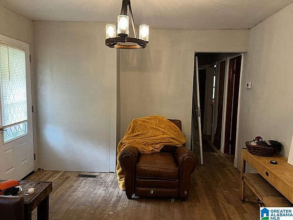 3rd image of 448 Empire Rd