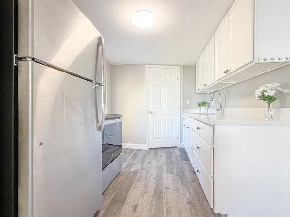 30 W Elm St, Yarmouth, ME