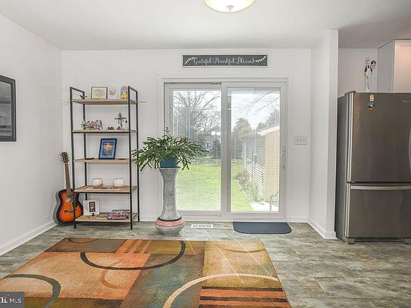 5th image of 28 Palace Ave