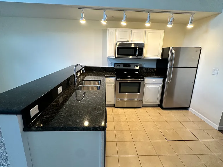 221 Glen St. — Photo 18