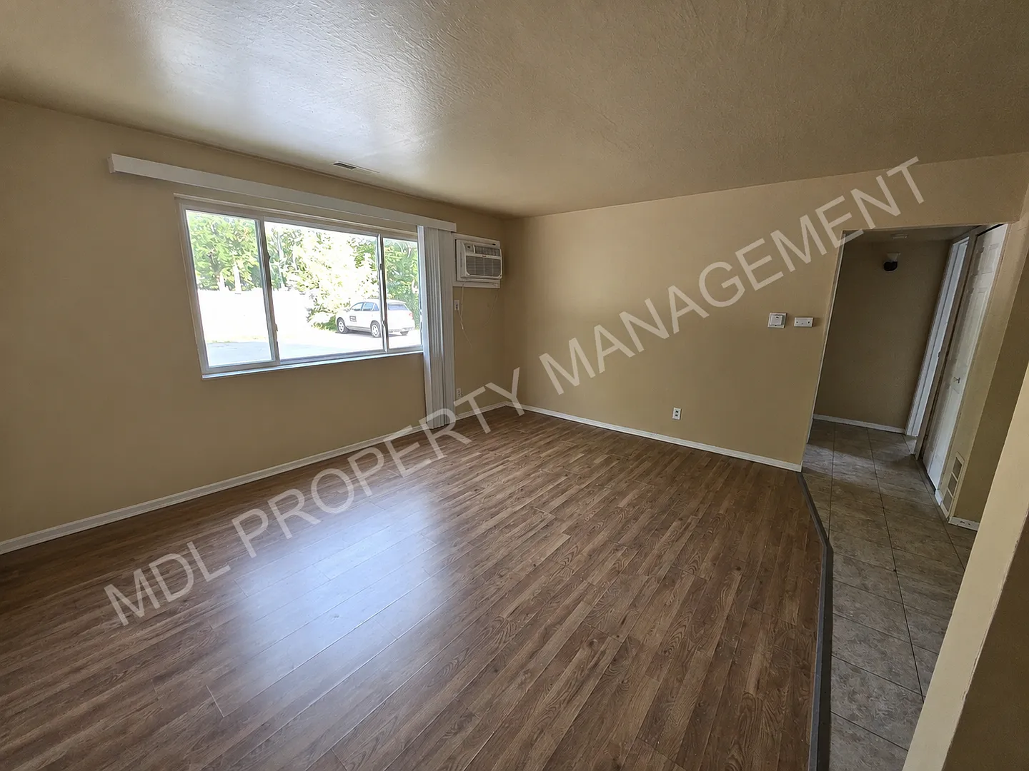 2809 S Jefferson* — Photo 2