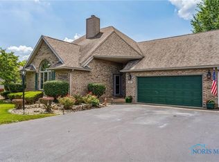 625 W Lake Ct, Findlay, OH 45840