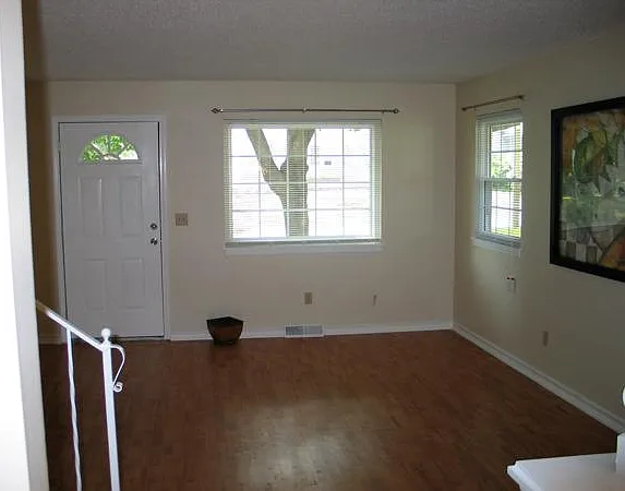 8209 Mercier St — Photo 5