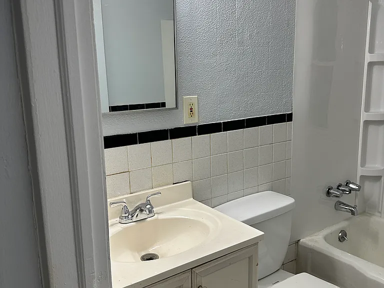 2236 John B Ave — Photo 8