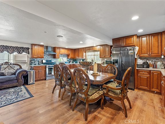 5th image of 2865 W Rialto Ave Space 17