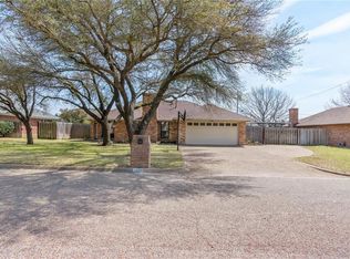 1509 Cindy Ln, Cleburne, TX 76033