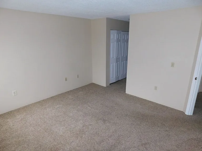 20 Old South Ct #20E — Photo 2