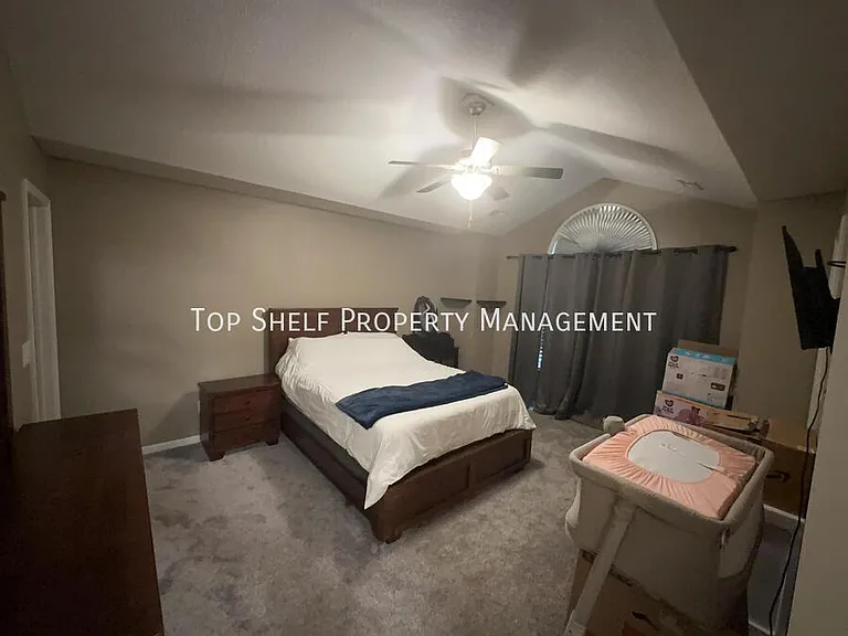 332 NW Driftwood Dr — Photo 8