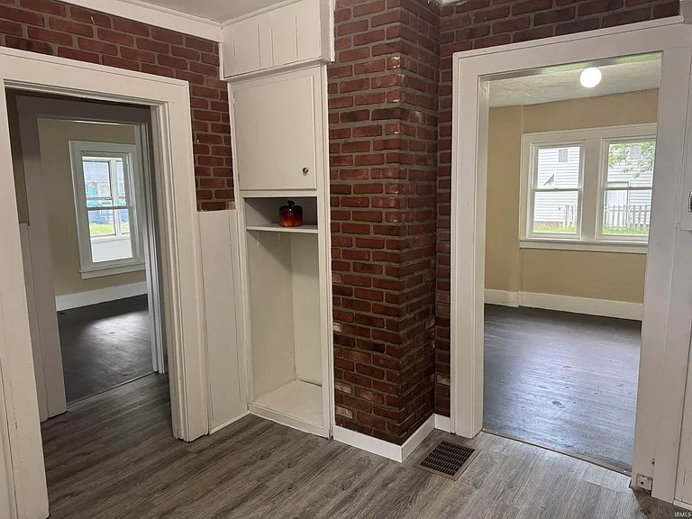 1134 N Johnson St — Photo 12