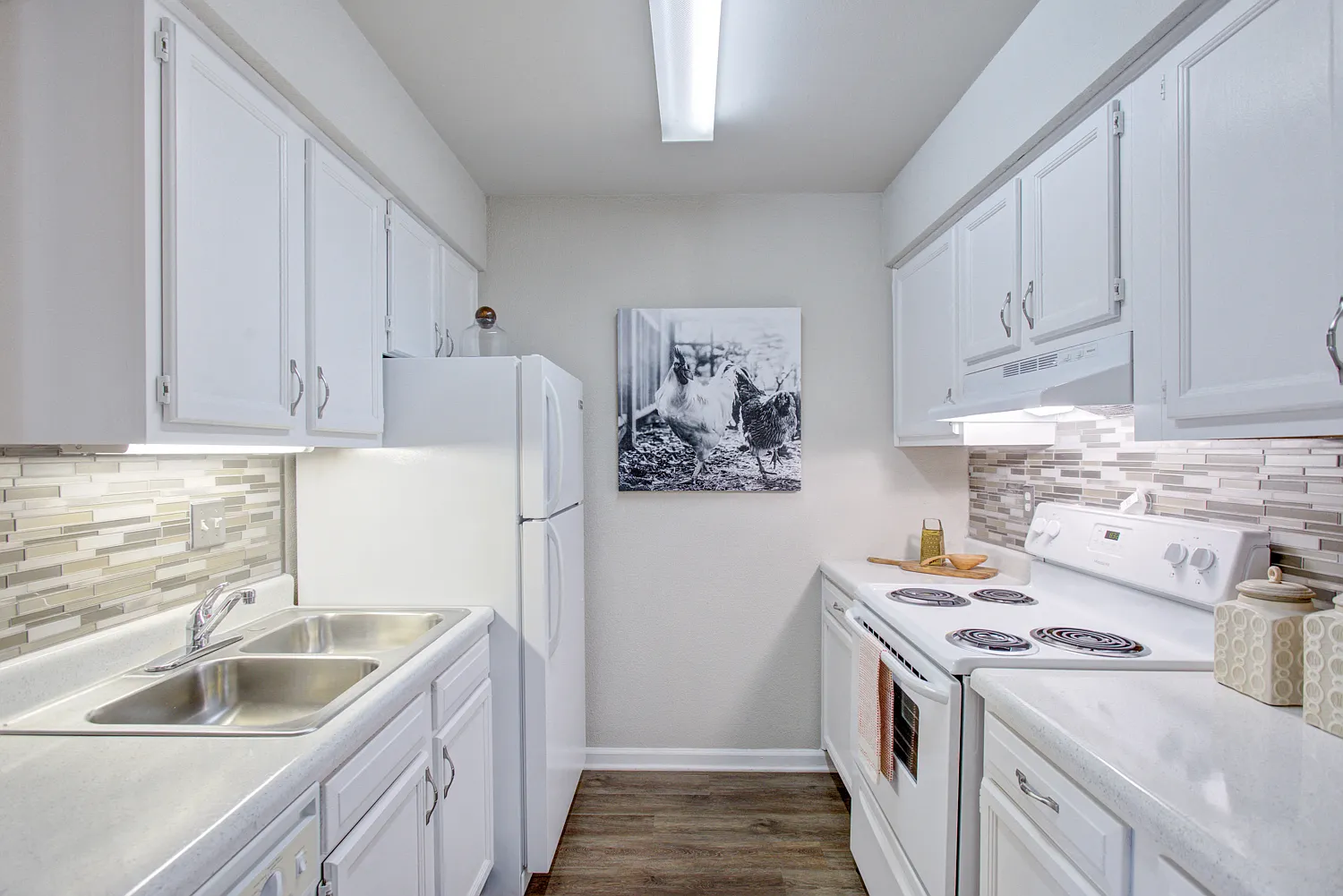 Lincoya Bay Apartments and Townhomes — Photo 1