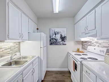 Lincoya Bay Apartments and Townhomes