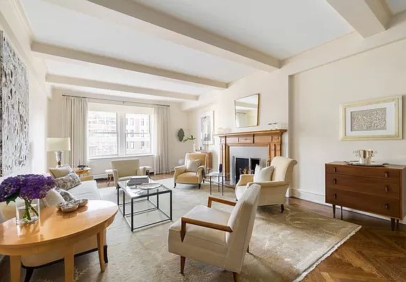 2nd image of 1130 Park Ave #123
