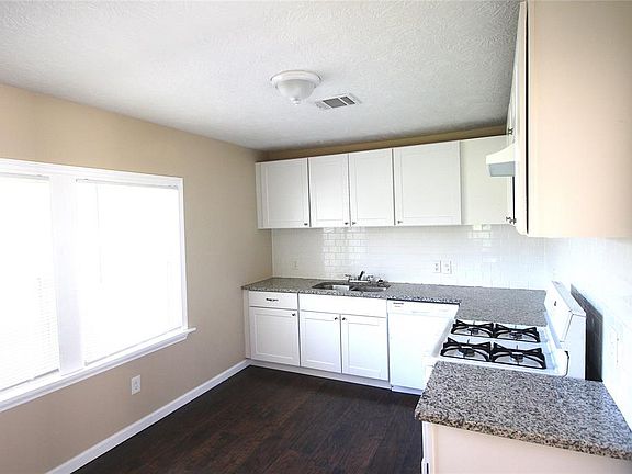 2nd image of 3437 Beaumont Ave