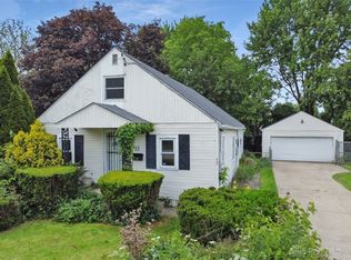 33 W Robbins Ave, Fairborn, OH 45324