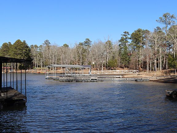 4th image of 1049 Lakeside Drive