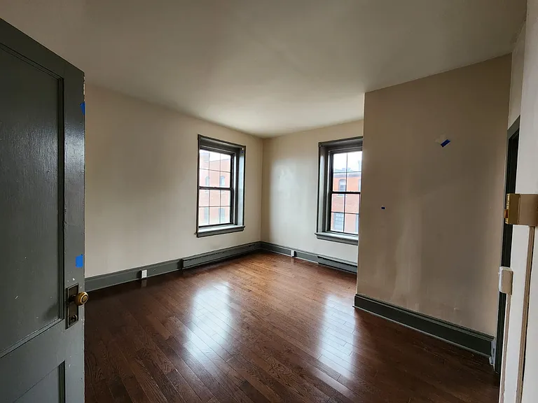 Crocker House Apartments — Photo 7