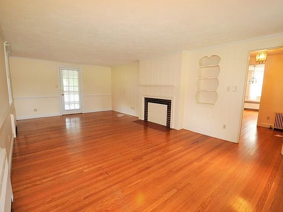 5th image of 108 Youle St