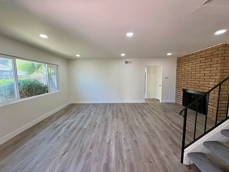734 N Morgan St #A — Photo 10