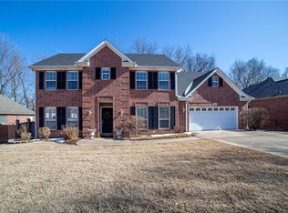 1964 N Settlement Ln, Fayetteville, AR 72704