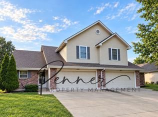 405 SW Hoke Ln, Lees Summit, MO 64081