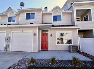 680 Woodduck Dr APT B, Woodbury, MN 55125