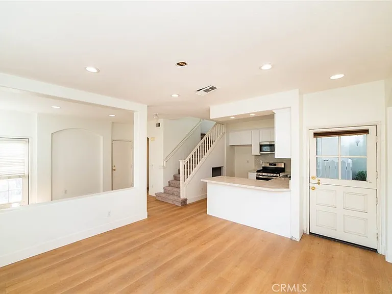 206 Garden Gate Ln — Photo 4
