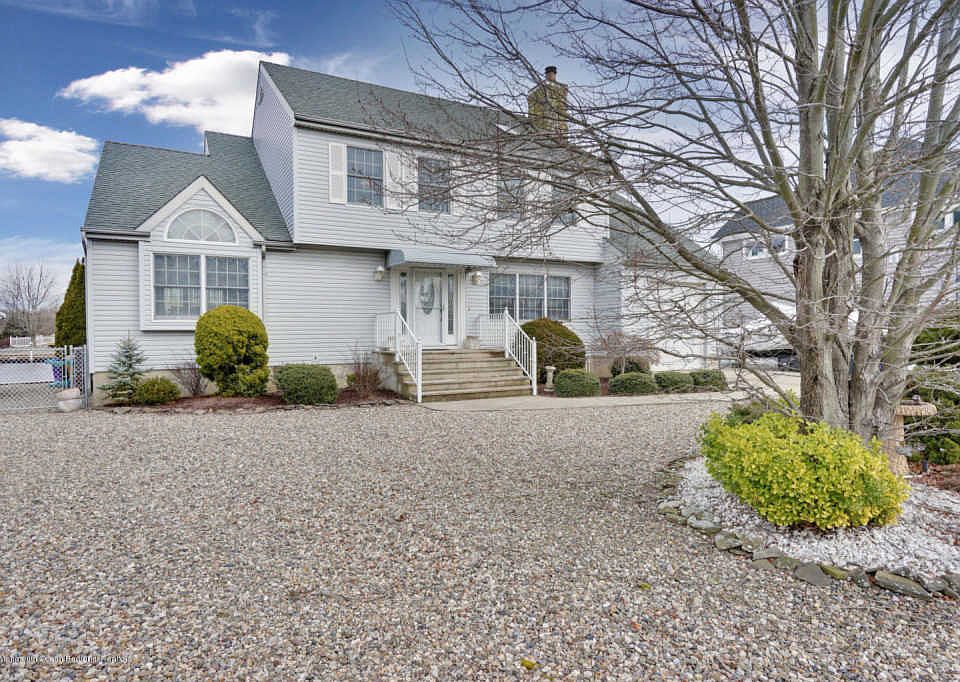1st image of 302 Aldo Dr