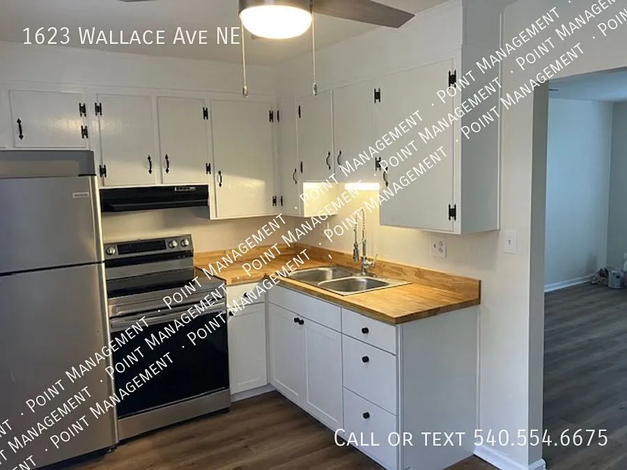 2 Bed 1 Bath Duplex! Water included in rent! — Photo 2