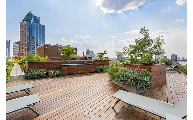 Rented by Douglas Elliman | media 14