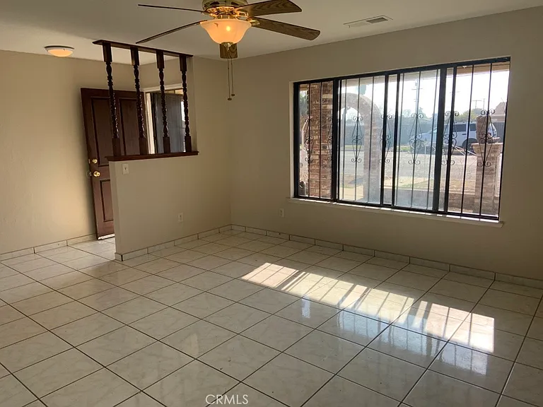 922 E Elm Ave — Photo 8