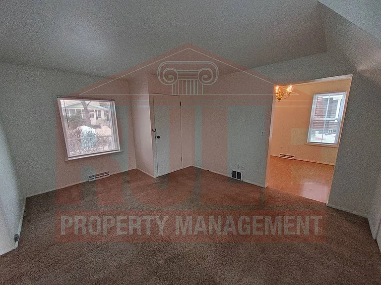 512 E Atlantic St — Photo 11