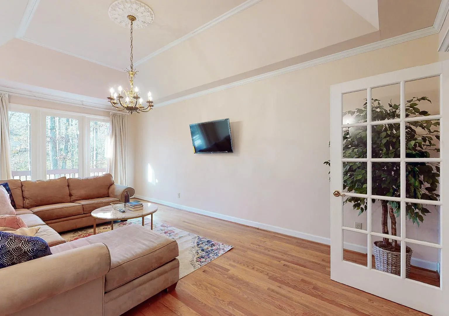 4 bed, 3.5 bath, 3364 sqft, $646 — Photo 2
