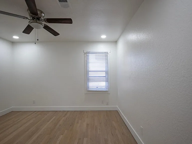 204 W 36th St #2 — Photo 15