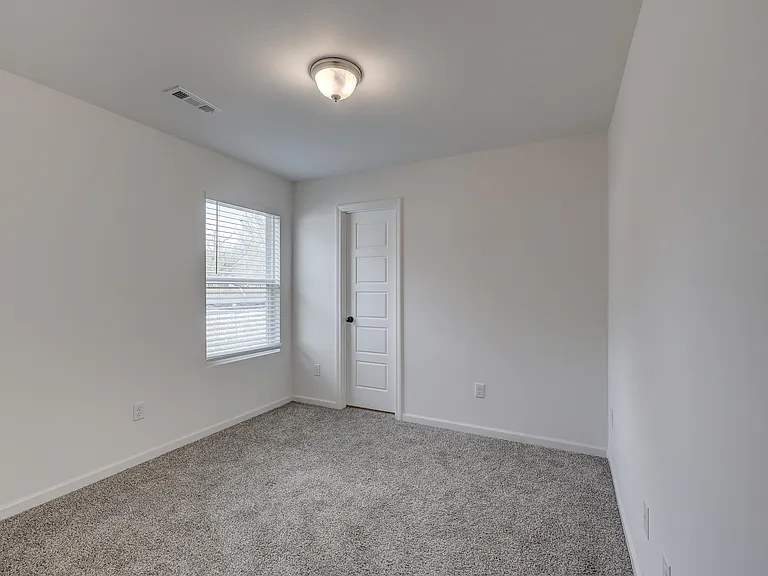 2623 E 6th St — Photo 9