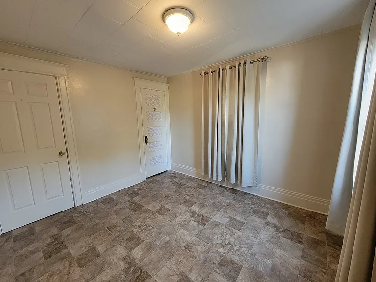 162 Hayward Ave — Photo 10