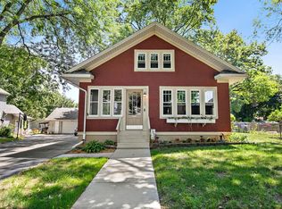 909 Augusta Ave, Elgin, IL 60120